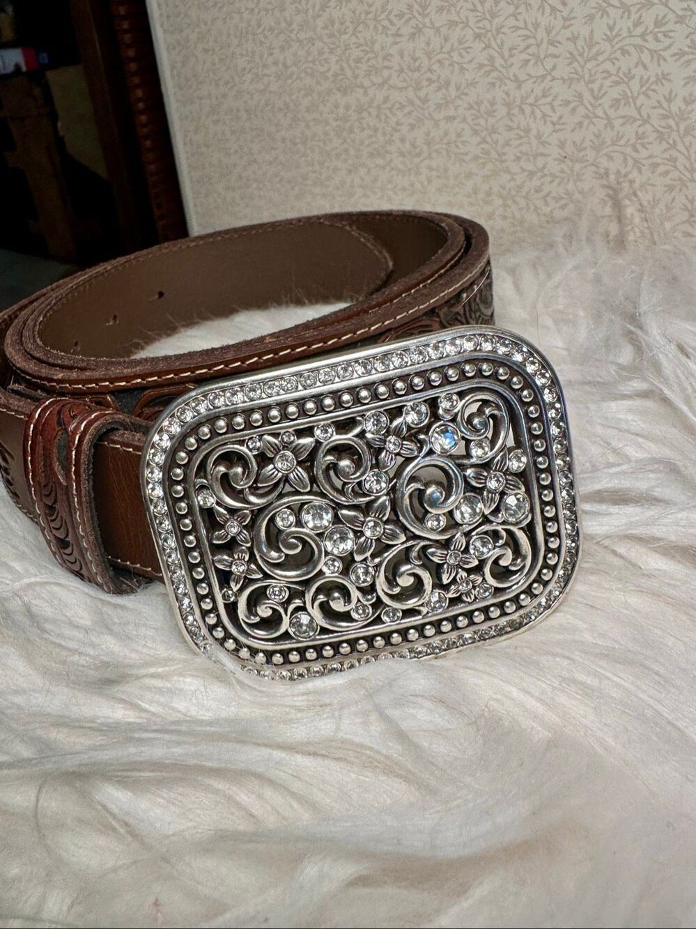 NWT Idyllwind leather belt and buckle